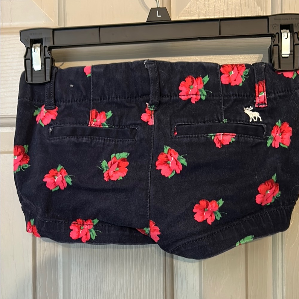Floral girls Abercrombie shorts - Picture 2 of 2